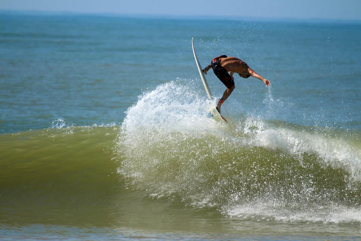 Vietnam surfing
