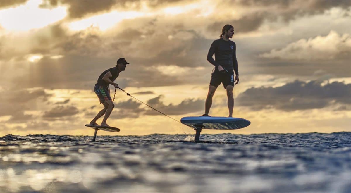 Lift foils surfboard