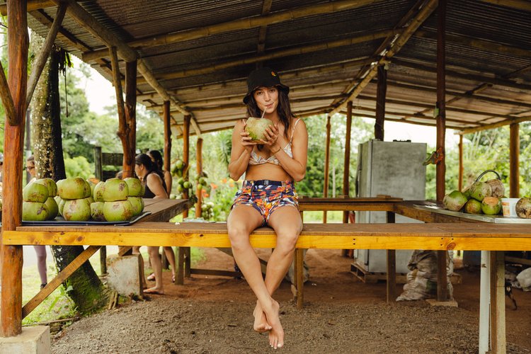 Laura Quintana saba surf