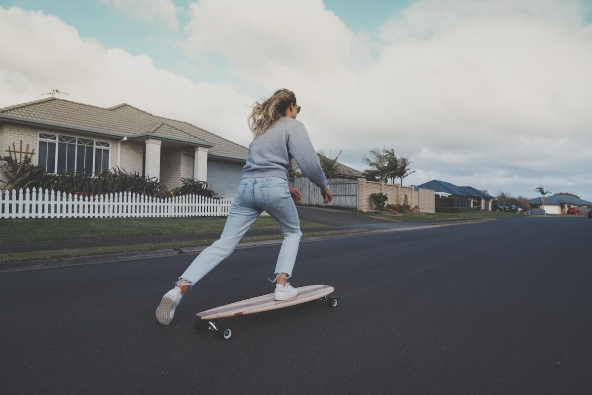 Deviate Longboard L Train