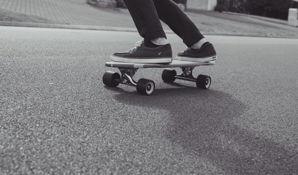 Deviate Pretender Cruiser Skateboard