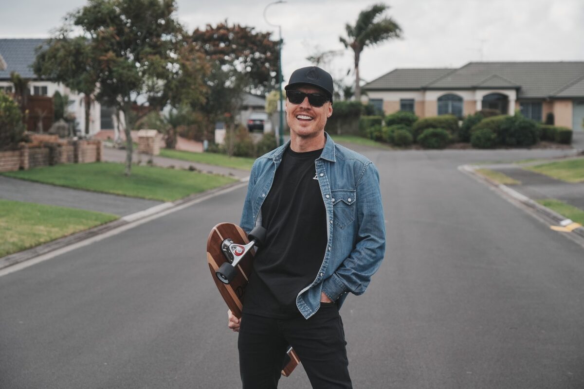 Deviate Skateboards the Pretender