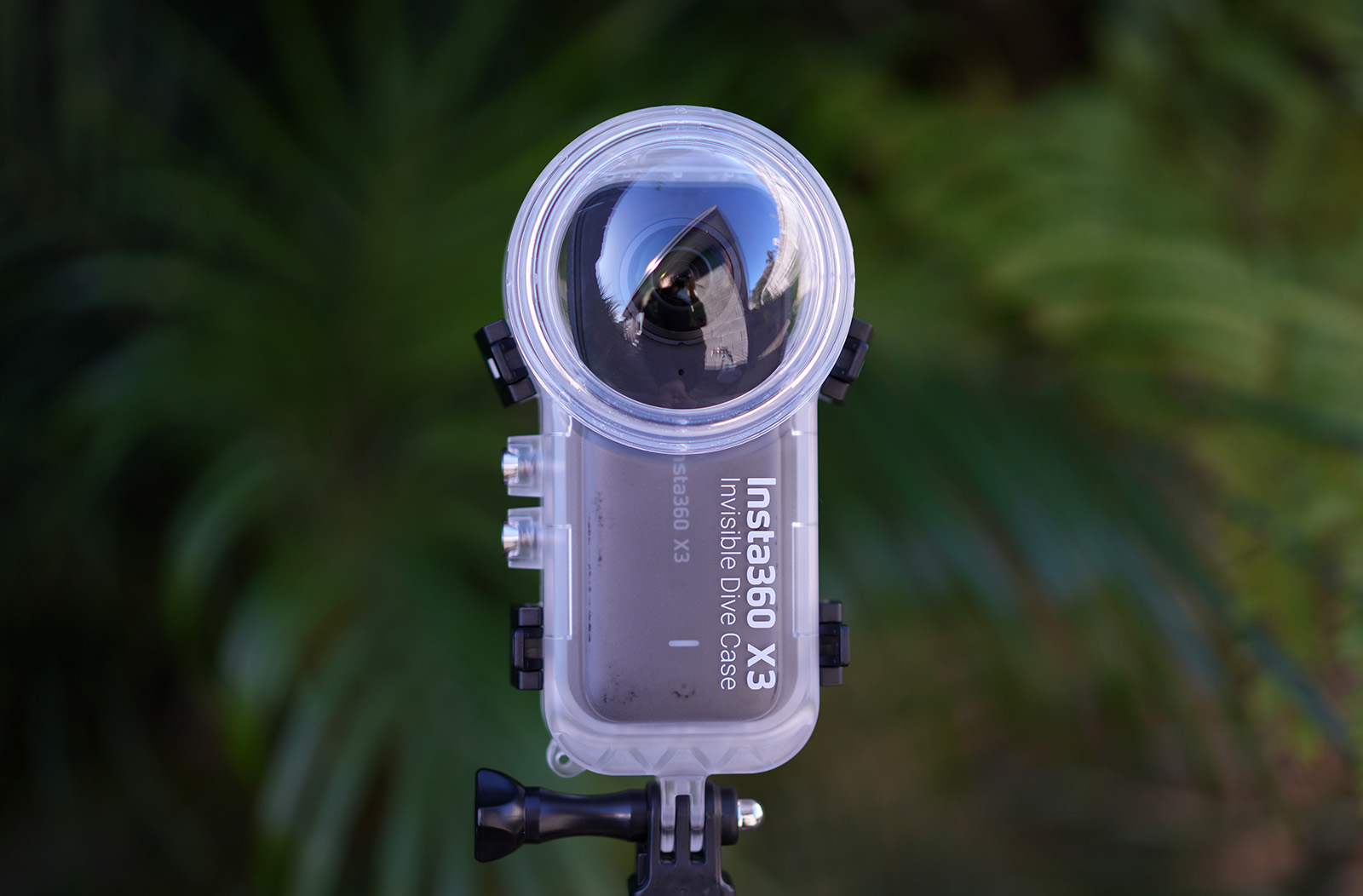 Insta360 X3 and Invisible Dive Kit