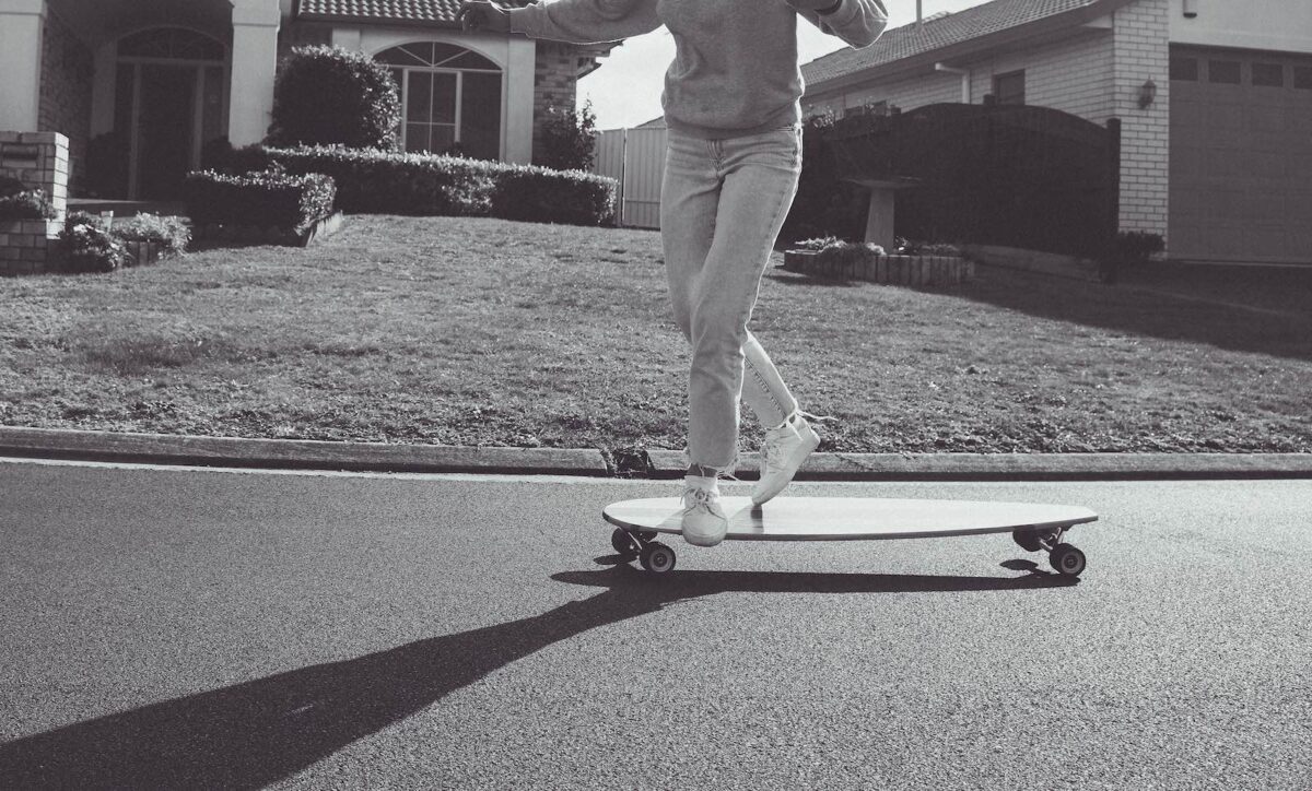 L Train Deviate Skateboard